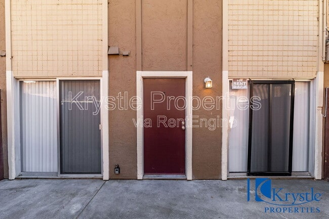 Building Photo - 424 Corcoran Ave