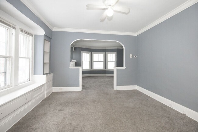 Building Photo - 3584 E 151st St