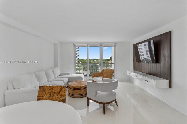 Building Photo - 5701 Collins Ave