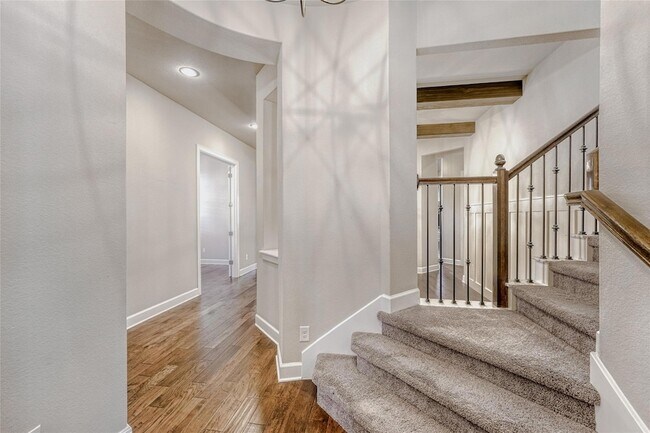 Building Photo - 112 Lockhart Lp