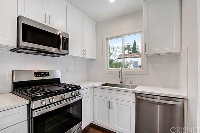 Building Photo - Gorgeous House in Norma Triangle