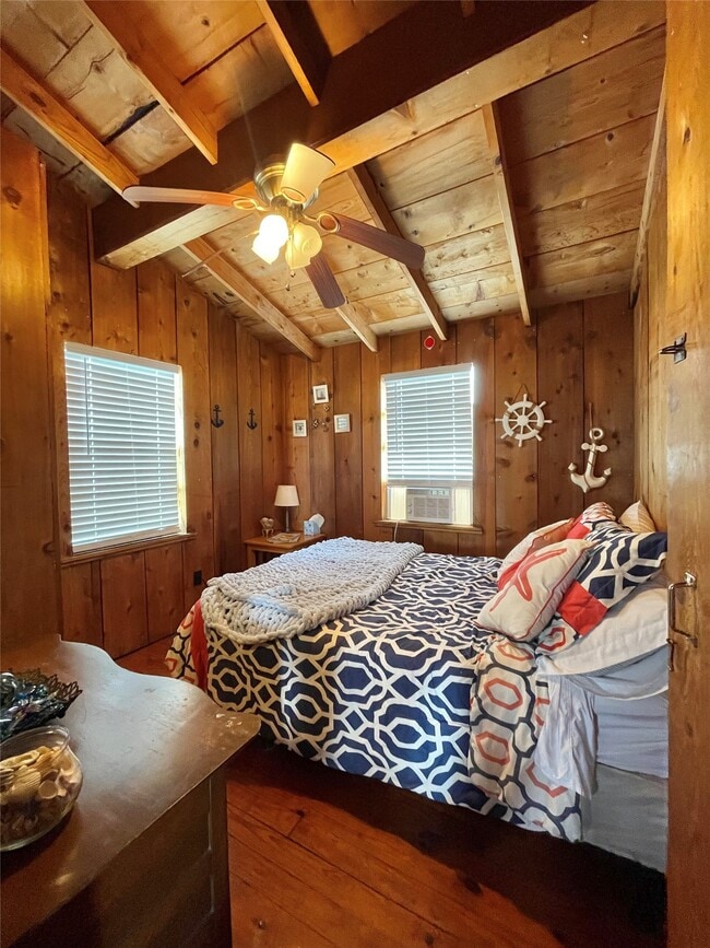 Building Photo - 1111 Surf Dr