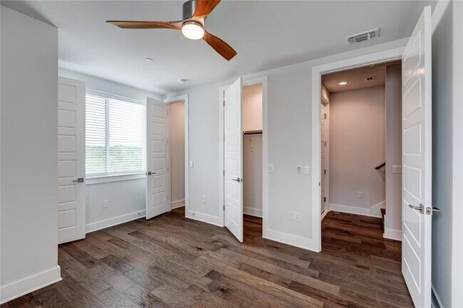 Building Photo - 4600 Freedom Dr
