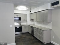 Building Photo - 2300-UNIT-2300-U105 Riddle Ave