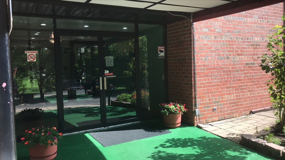 Front Entry - Gentry Manor Apartments