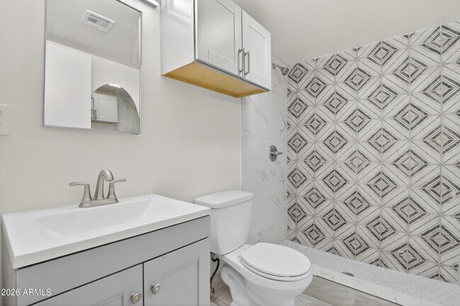 Building Photo - 2925 N 38th St