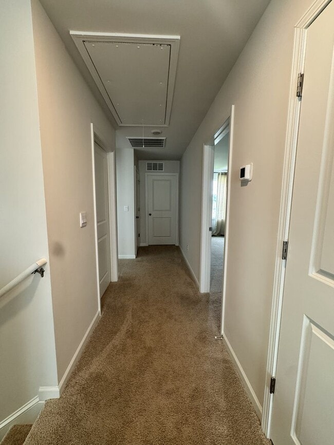 Building Photo - ***** $200 OFF FIRST MONTH RENT *****