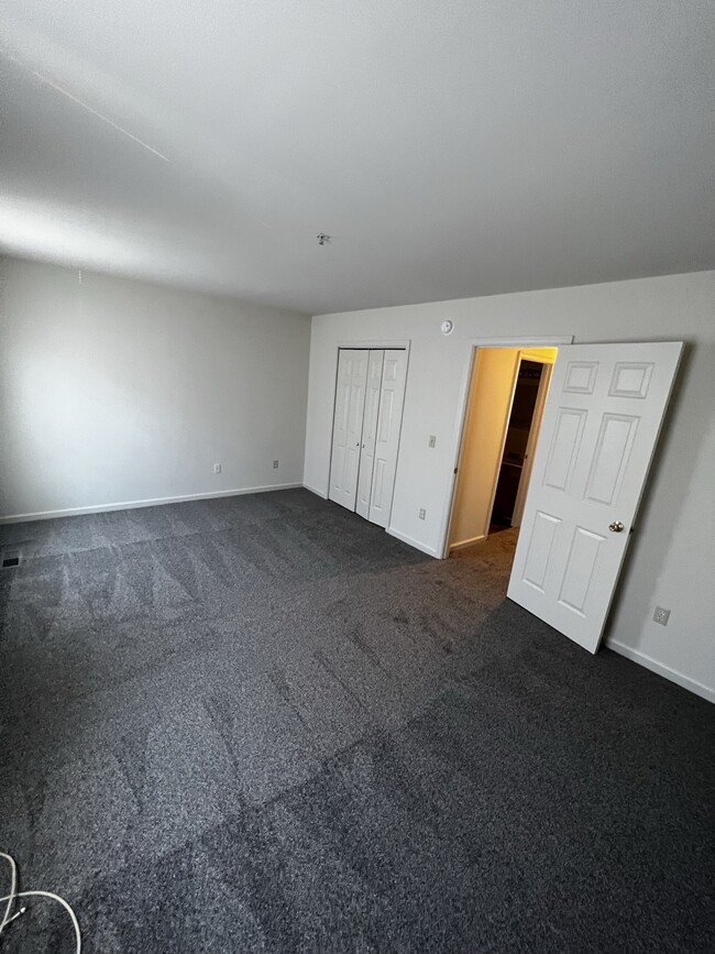 Largest Room on Second Floor - 217 Poplar St