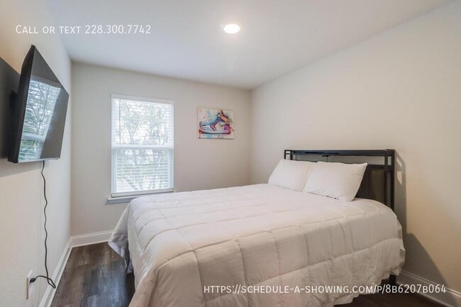 Building Photo - 114 Debuys Rd