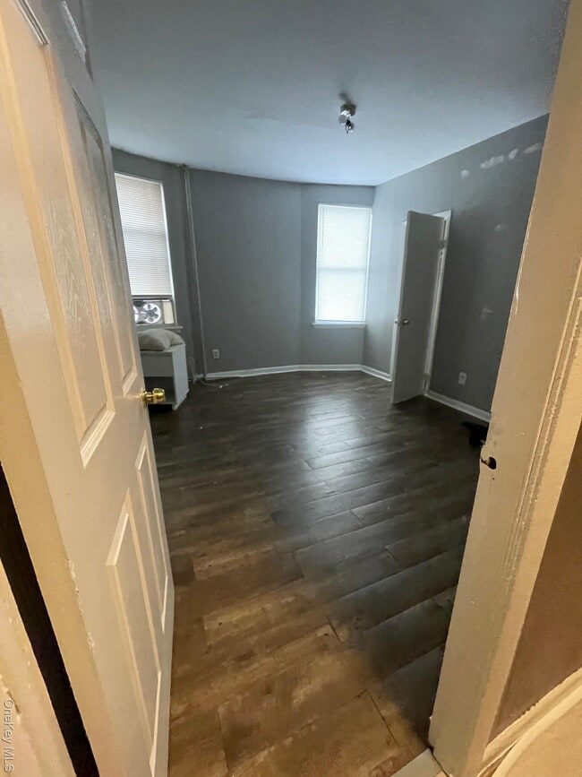 Building Photo - 125 Yonkers Ave