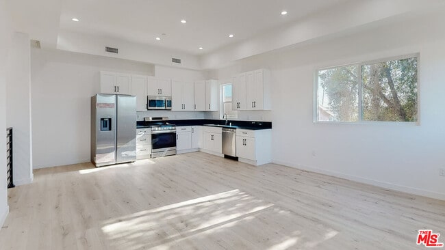 Building Photo - 1509 Cloverdale Ave