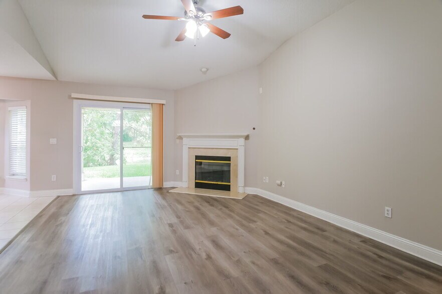 Building Photo - 1129 Sandlake Rd