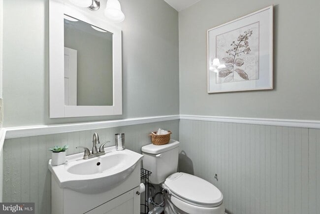 Building Photo - 48375 Sunburst Dr