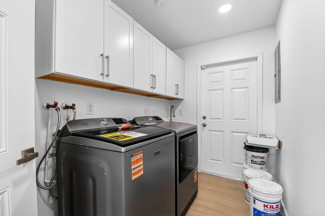 Building Photo - 4896 Neros Dr