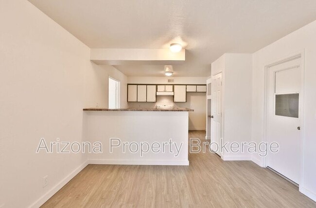 Building Photo - 3009 E Caballero St