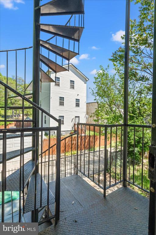 Building Photo - 1241 18th St NE