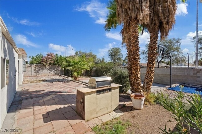 Building Photo - 4602 Inland Ct