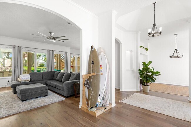 Building Photo - 200 Islamarada Ct