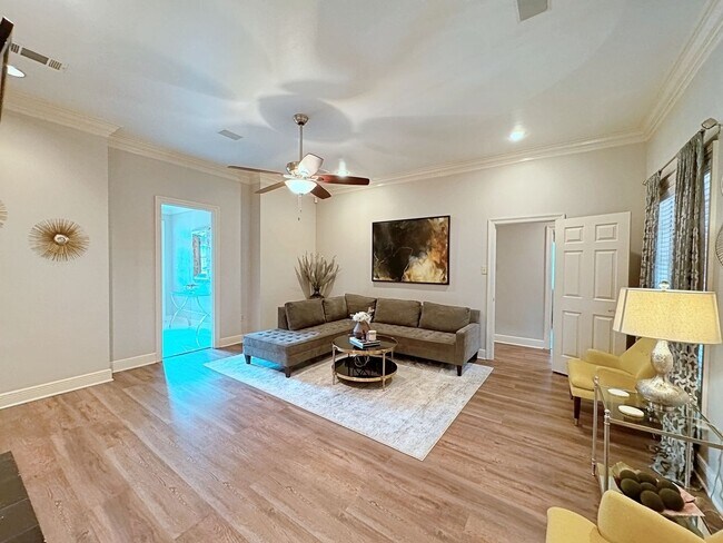 Building Photo - Beautiful Furnished home off Perkins Rd.