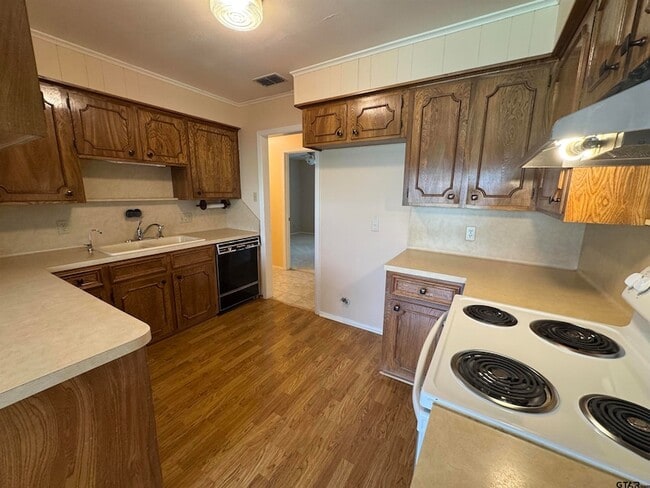 Building Photo - 1311 Larkspur Ln