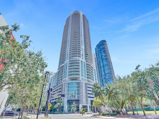 Building Photo - 100 E Las Olas Blvd