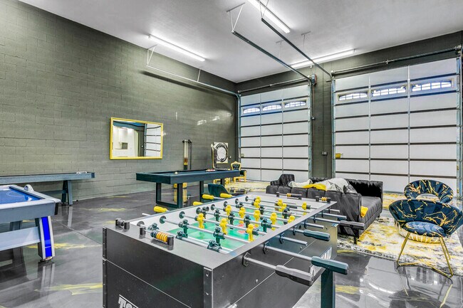 Building Photo - 41370 Sparkey Way