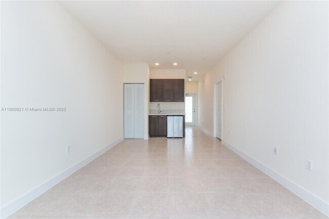 Building Photo - 4640 NW 84th Ave