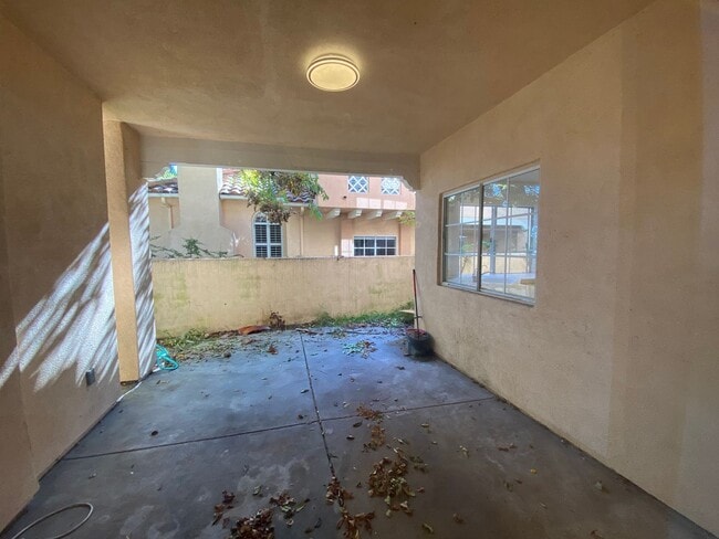 Building Photo - Walking Distance to Girsh Park - 3+2.5 COND - 2 CAR GARAGE - Pool - Hot Tub