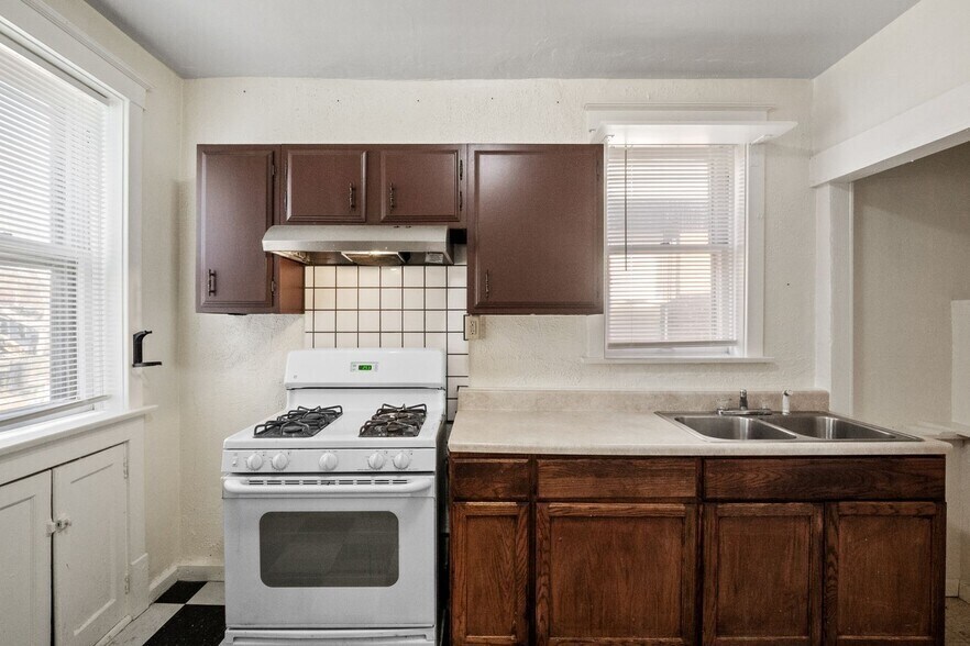 Building Photo - 4115 Virginia Ave