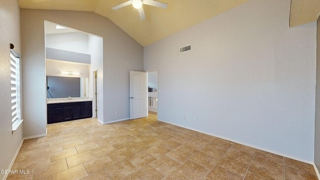 Building Photo - 7580 Plaza Taurina Dr