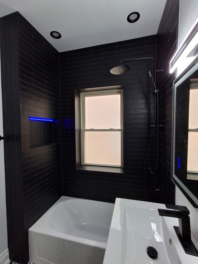 Building Photo - 7939 S Justine St