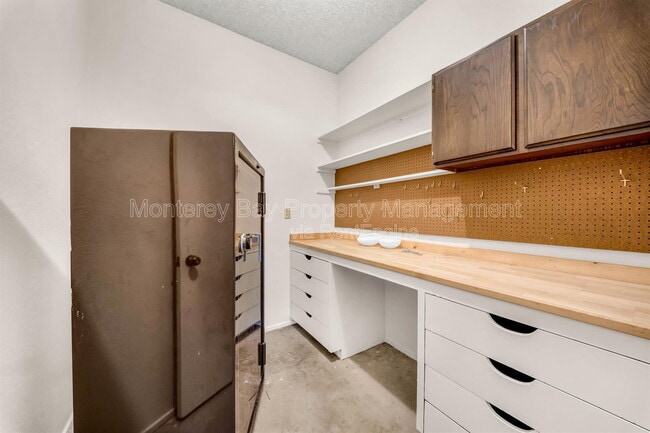 Building Photo - 10160 Sunstar Rd