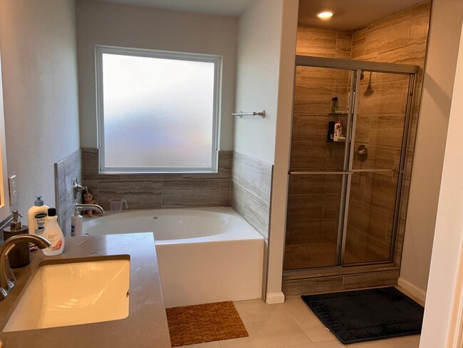 Building Photo - 18108 Sunny Stone Ct