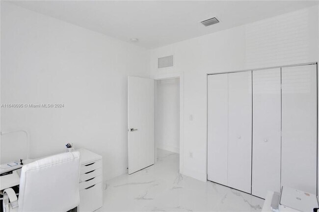 Building Photo - 10271 NW 72nd St