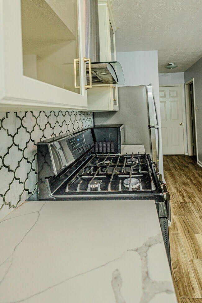 Building Photo - 19334 Strathmore Pl Ln