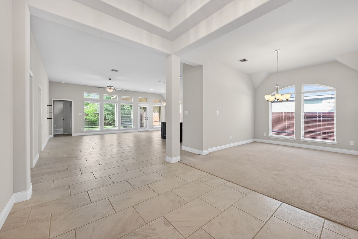 Building Photo - 18011 Begbie Path