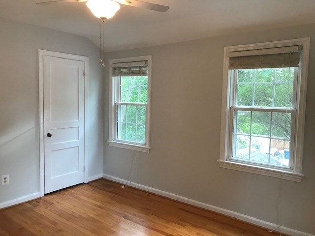 Building Photo - 5867 Edgehill Dr