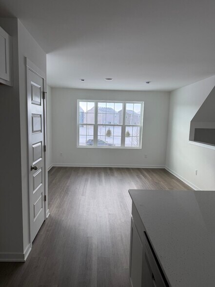 Building Photo - 1413 Oakfield Ln