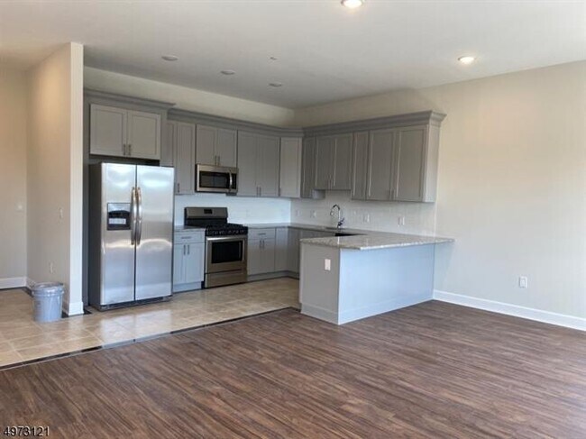 Building Photo - 211 South St