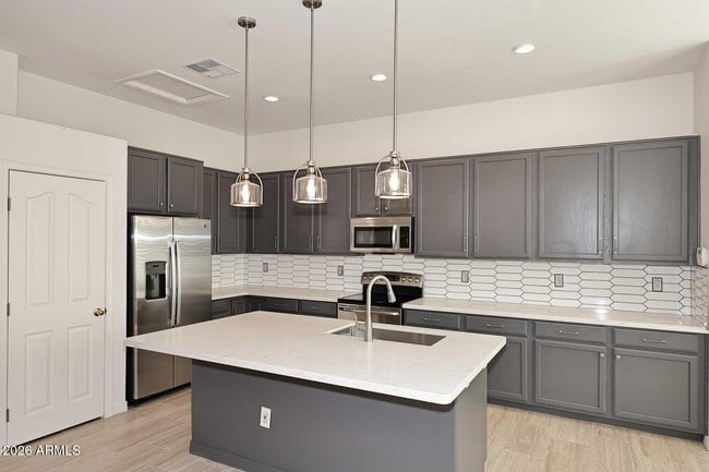 Building Photo - 731 W Melody Ave