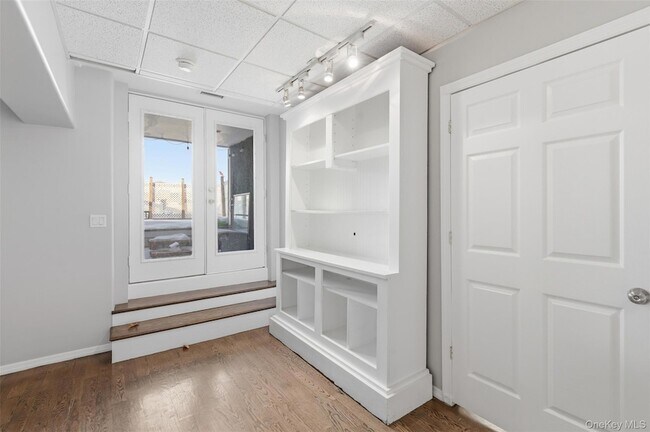 Building Photo - 248 Depew Ave