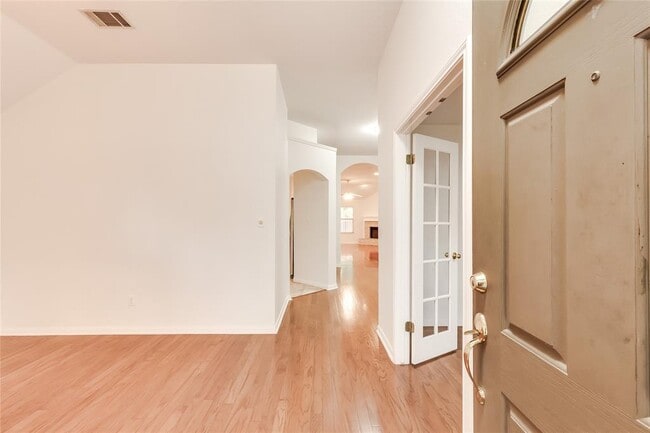 Building Photo - 15437 Fisher Island Dr