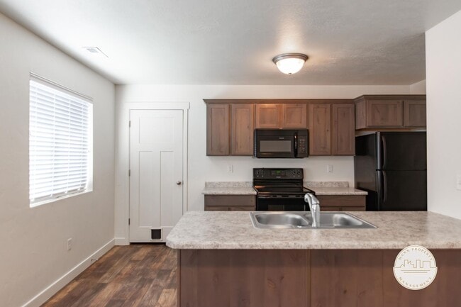 Building Photo - Lovely 2-Bed, 2-Bath Condos in The Meadows in Provo. Modern Floor Plan and Perfect Location!