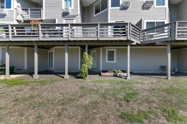 Building Photo - 675 Townsend Ave