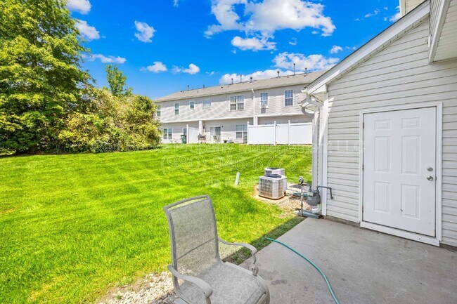 Building Photo - 3053 Summerfield Ridge Ln