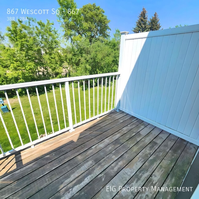 Building Photo - 867 Wescott Square