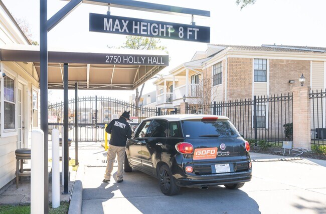 Building Photo - 2750 Holly Hall St