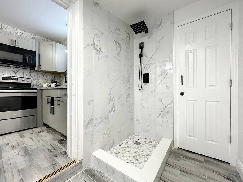 Building Photo - 2317 Homeland St