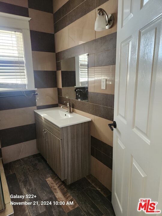 Building Photo - 1610 6th Ave