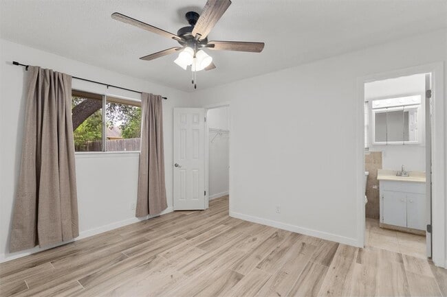 Building Photo - 703 Huntingdon Pl